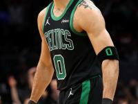  塔图姆绝杀鹈鹕视频 