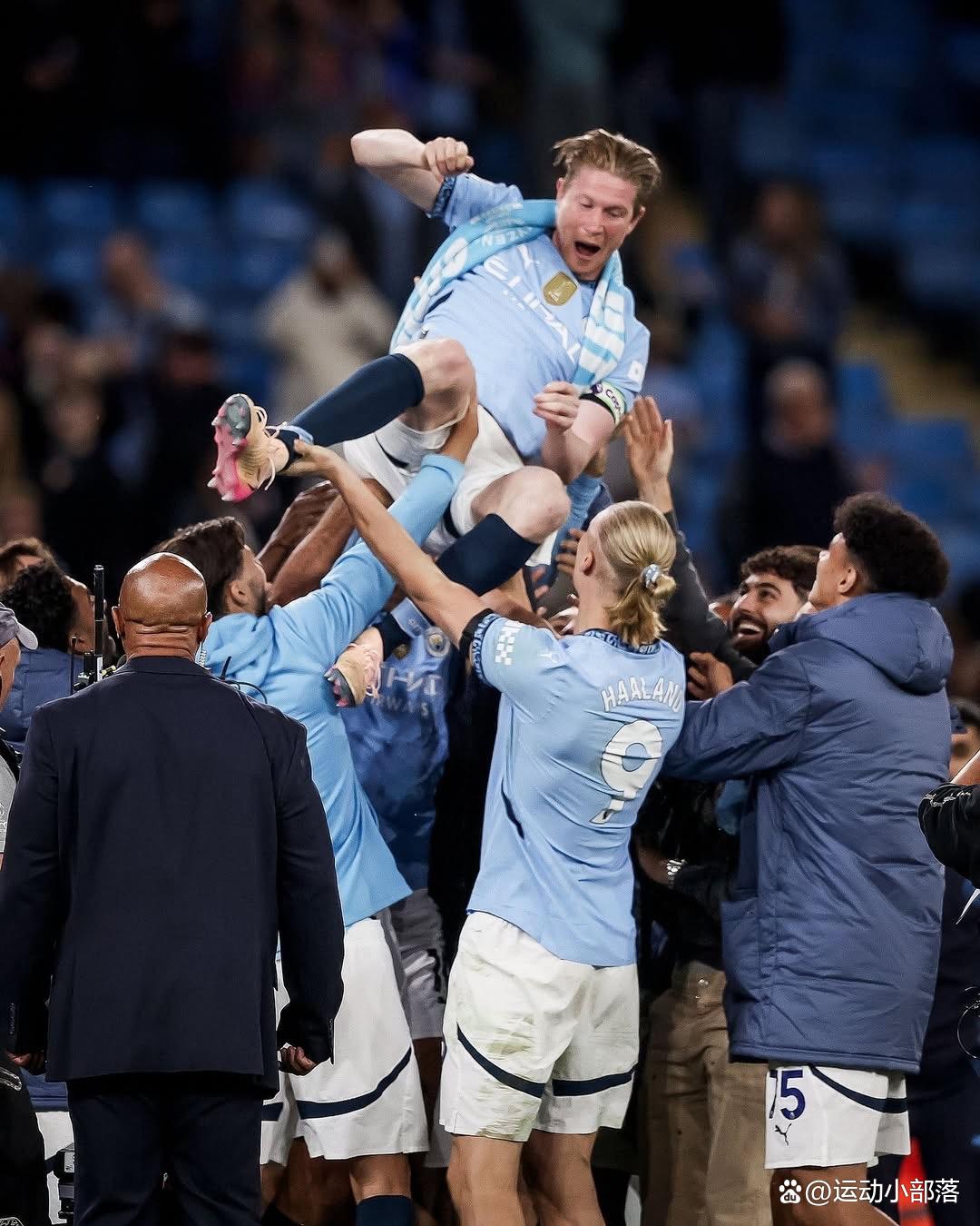 包含德布劳内迎来七赛季高光表现，澳大利亚队球迷沸腾！的词条